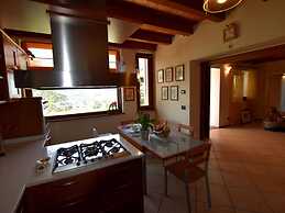 Flat in Villa, With Garden, Barbecue