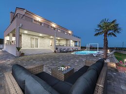 Elegant Villa Escape in Debeljak