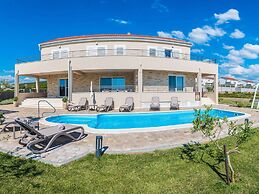 Elegant Villa Escape in Debeljak
