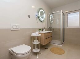 Elegant Villa Escape in Debeljak