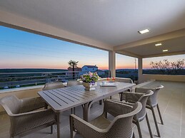 Elegant Villa Escape in Debeljak