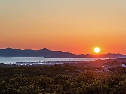 Elegant Villa Escape in Debeljak