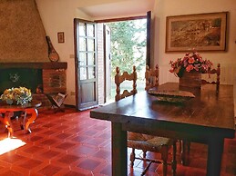 Villa in Sasso Pisano Wuith Garden