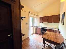 Farmhouse in Giano Dell'umbria with Hot Tub, Swimming Pool
