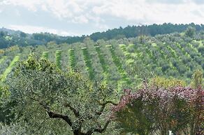Farmhouse in Giano Dell'umbria with Hot Tub, Swimming Pool