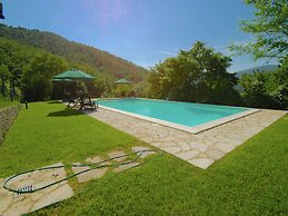 Cottage in Lisciano Niccone Umbria With Swimming Pool