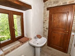 Cottage in Lisciano Niccone Umbria With Swimming Pool