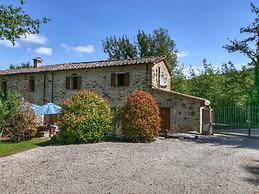 Cottage in Lisciano Niccone Umbria With Swimming Pool