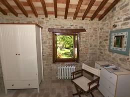 Cottage in Lisciano Niccone Umbria With Swimming Pool