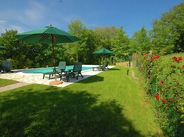 Cottage in Lisciano Niccone Umbria With Swimming Pool