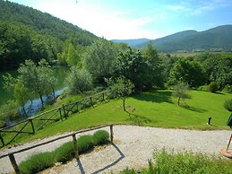 Cottage in Lisciano Niccone Umbria With Swimming Pool