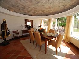 Lavish Villa With Private Swimming Pool