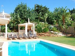 Lavish Villa With Private Swimming Pool