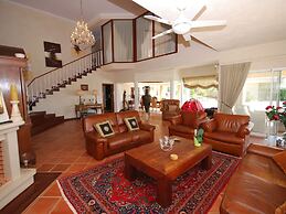 Lavish Villa With Private Swimming Pool