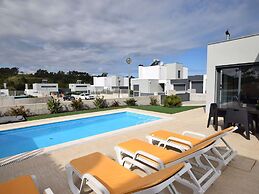 Lavish Villa in Foz do Arelho With Private Pool