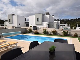 Lavish Villa in Foz do Arelho With Private Pool