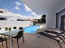Modern Villa With Private Pool, Near the Beautiful Beach of Foz de Are