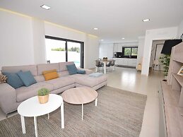 Modern Villa With Private Pool, Near the Beautiful Beach of Foz de Are