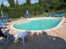 Spacious Apartment in Vinci With Pool and Garden