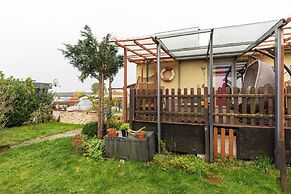 Gemuetlicher Bungalow mit Garten UND Whirlpool in Nakenstorf