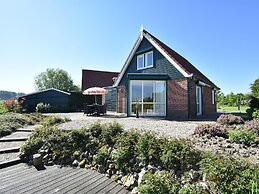 Modern Holiday Home in Ooltgensplaat by Lake Volkerak