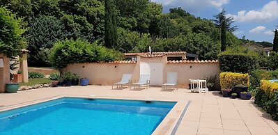 Villa in Salernes With Private Pool & Garden