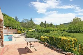 Villa in Salernes With Private Pool & Garden