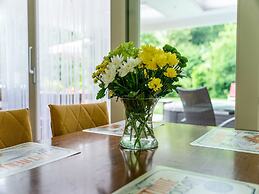 Beautiful Holiday Home in Oldenzaal with Hot Tub