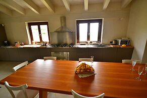 Elegant, Historical Villa with Swimming Pool in Rural Region near Etna