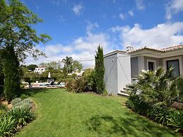 Modern Villa With Swimming Pool Near Carvoeiro