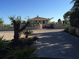 Modern Villa With Swimming Pool Near Carvoeiro