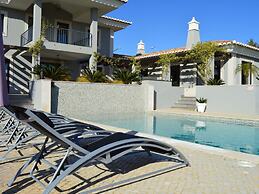 Modern Villa With Swimming Pool Near Carvoeiro