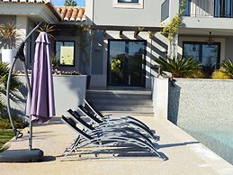 Modern Villa With Swimming Pool Near Carvoeiro