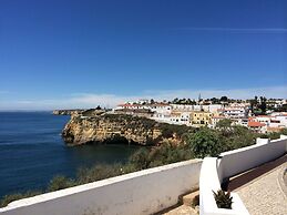 Modern Villa With Swimming Pool Near Carvoeiro