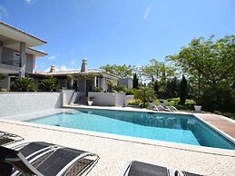 Modern Villa With Swimming Pool Near Carvoeiro