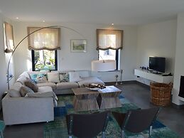 Modern Villa With Swimming Pool Near Carvoeiro