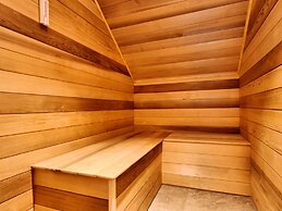 Stylish Holiday Home in Houffalize With Sauna, Patio, Garden