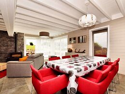 Stylish Holiday Home in Houffalize With Sauna, Patio, Garden