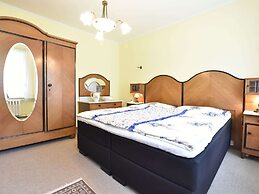Vintage Apartment in Kröpelin near Forest