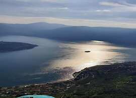 Ancient, Renovated Farmstead With Private, Equipped Garden