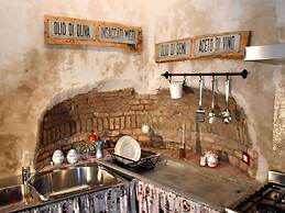 Ancient, Renovated Farmstead With Private, Equipped Garden