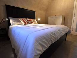 Ancient, Renovated Farmstead With Private, Equipped Garden