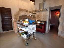 Ancient, Renovated Farmstead With Private, Equipped Garden