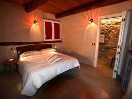 Ancient, Renovated Farmstead With Private, Equipped Garden