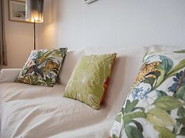 Picturesque Flat With sea View