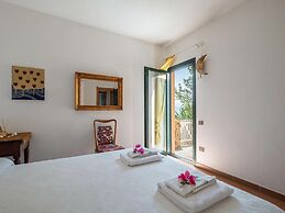 Picturesque Flat With sea View