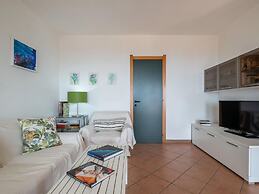 Picturesque Flat With sea View