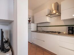 Picturesque Flat With sea View