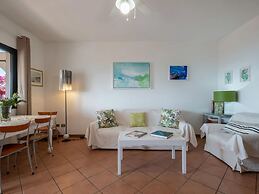 Picturesque Flat With sea View