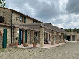 Farmhouse in Pisan Hills With Pool